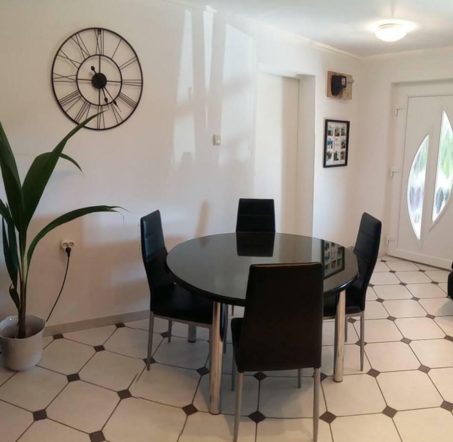 סנג' Apartment Melany מראה חיצוני תמונה